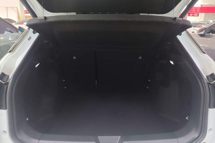 Used Volkswagen ID.4 X 2023 Pure Smart Edition Trunk