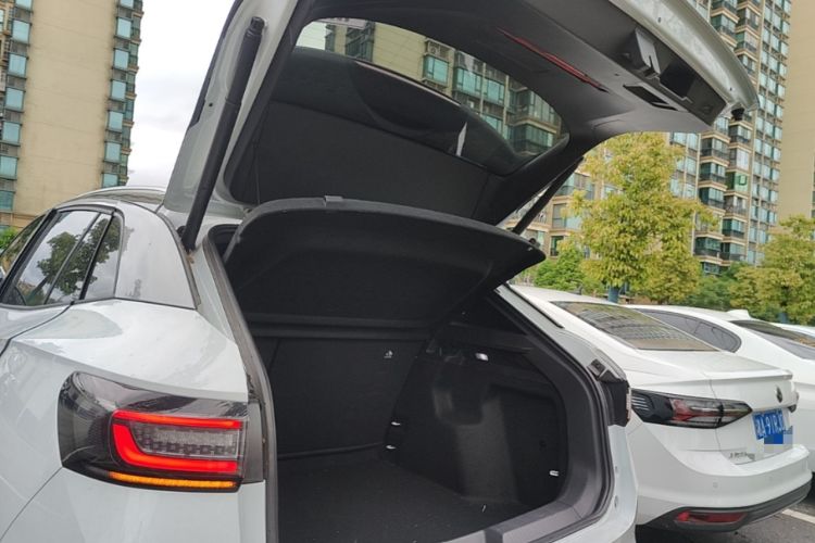 Used Volkswagen ID.4 X 2023 Pure Smart Edition Trunk