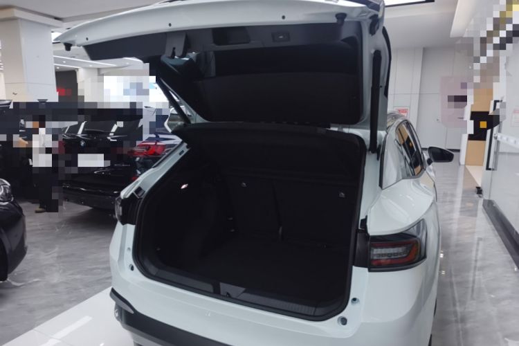 Used Volkswagen ID.4 X 2023 Pure Smart Edition Trunk