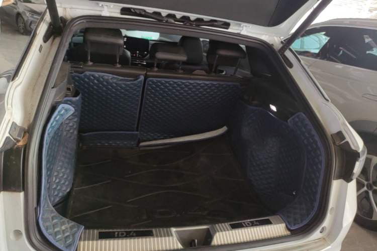 Used Volkswagen ID.4 X 2023 Pure Smart Edition Trunk