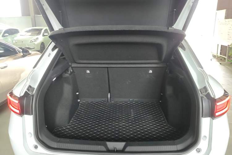 Used Volkswagen ID.4 X 2023 Pure Smart Edition Trunk