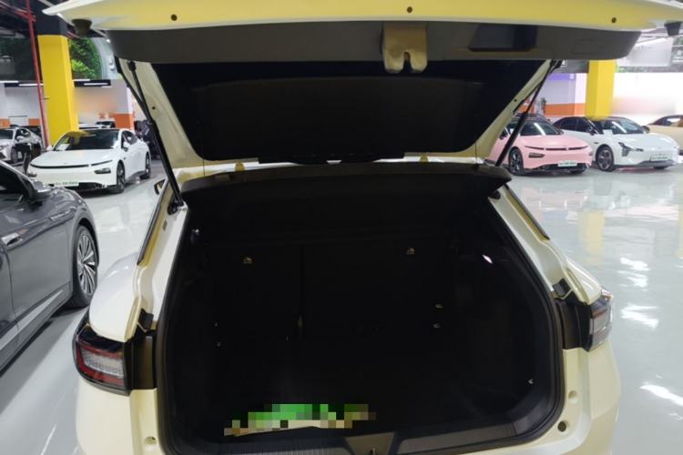 Used Volkswagen ID.4 X 2023 Pure Long-Range Version Trunk
