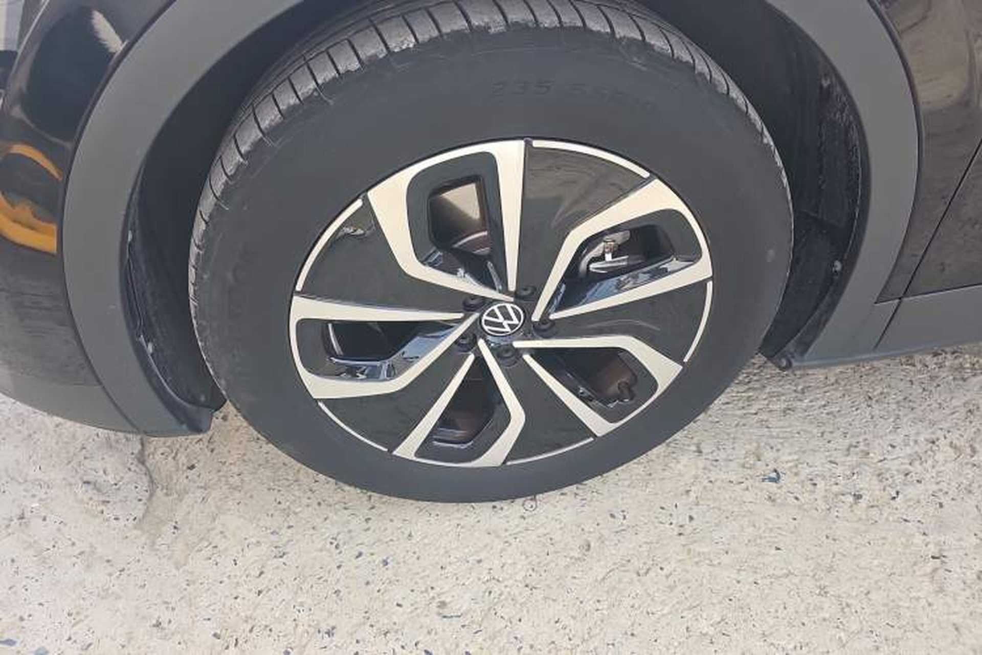 Used Volkswagen ID.4 X 2024 Pure & Smart Edition Left Front Wheel Hub