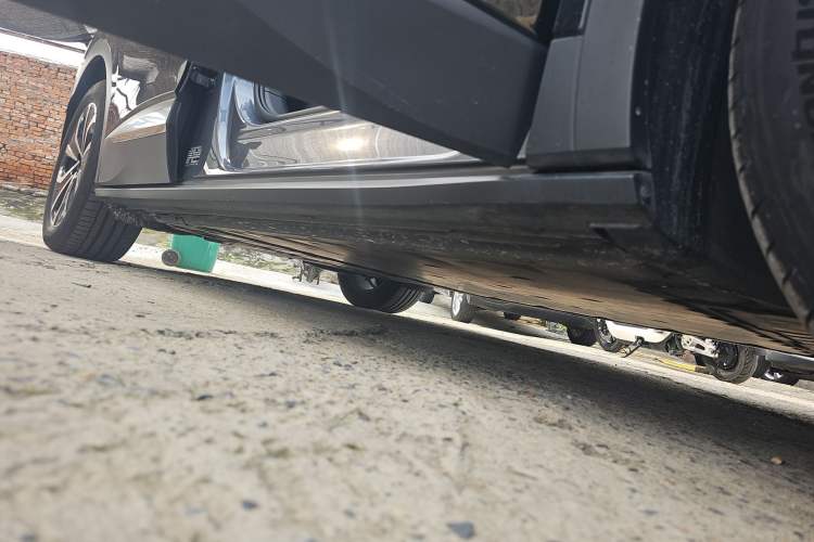 Used Volkswagen ID.4 X 2024 Pure & Smart Edition Right Side Sill