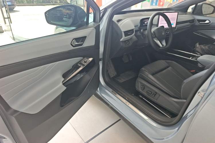 Used Volkswagen ID.4 X 2024 Pure & Smart Edition Driver Seat