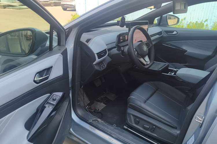 Used Volkswagen ID.4 X 2024 Pure & Smart Edition Driver Seat