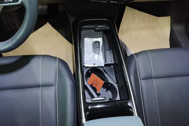 Used Volkswagen ID.4 X 2024 Pure & Smart Edition Gear Lever