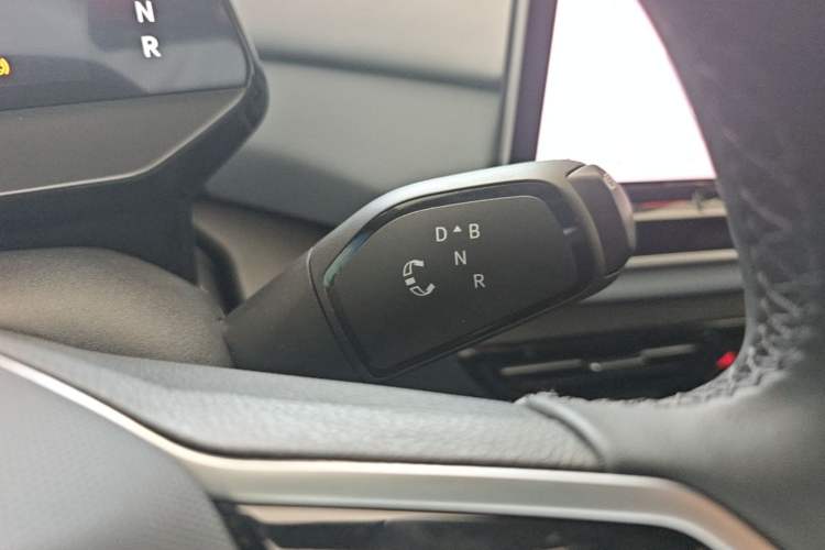 Used Volkswagen ID.4 X 2024 Pure & Smart Edition Gear Lever