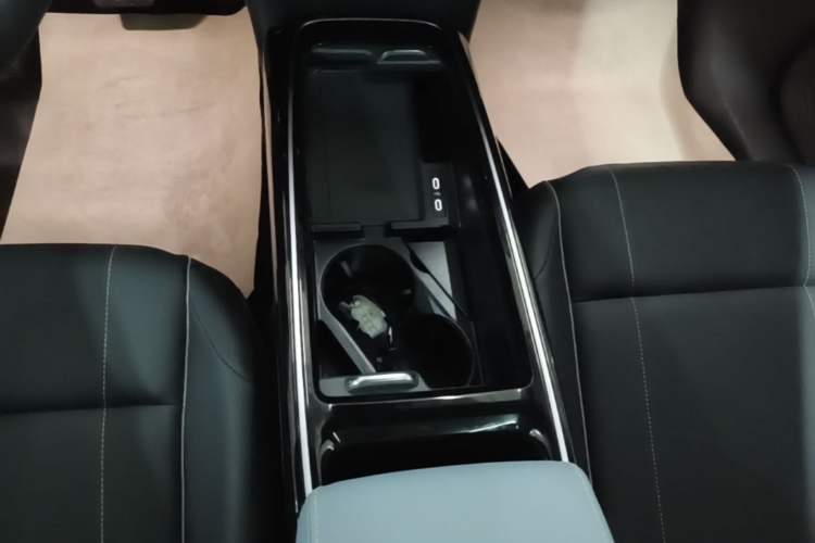 Used Volkswagen ID.4 X 2024 Pure & Smart Edition Gear Lever