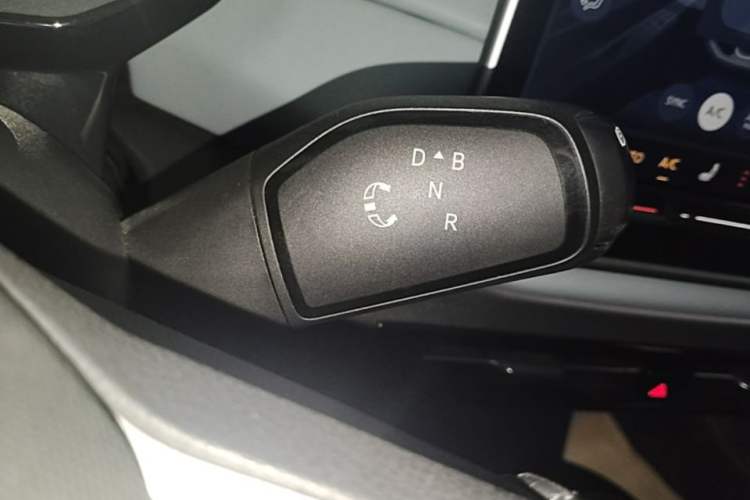 Used Volkswagen ID.4 X 2024 Pure & Smart Edition Gear Lever