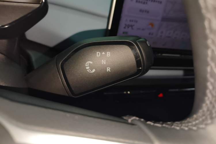 Used Volkswagen ID.4 X 2024 Pure & Smart Edition Gear Lever