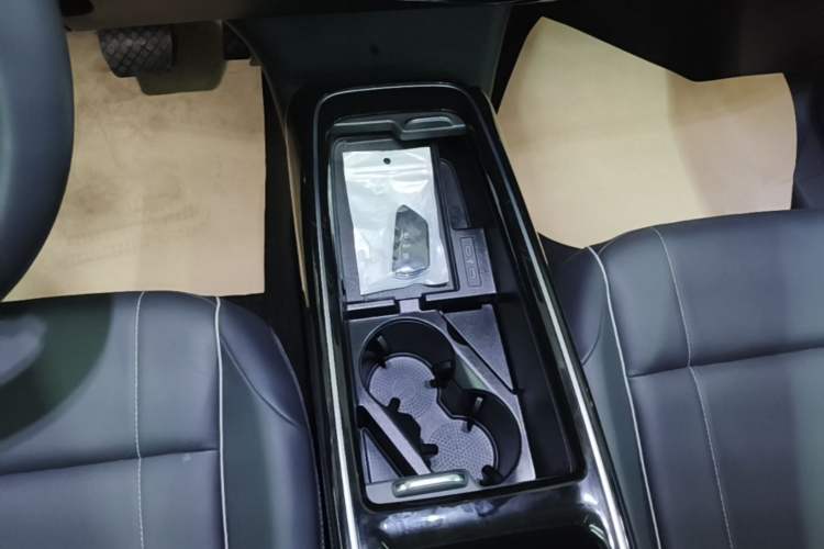 Used Volkswagen ID.4 X 2024 Pure & Smart Edition Gear Lever
