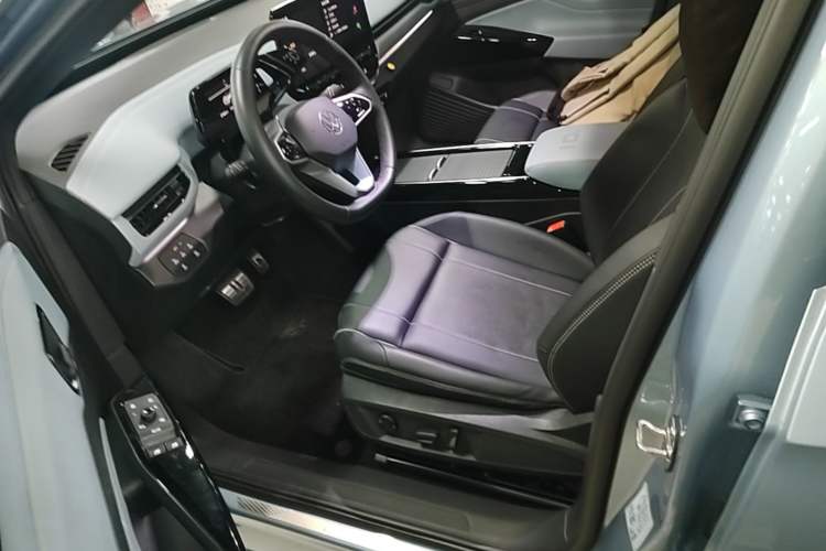 Used Volkswagen ID.4 X 2024 Pure & Smart Edition Left Front Seat