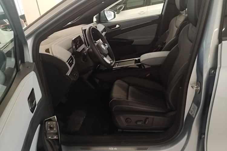 Used Volkswagen ID.4 X 2024 Pure & Smart Edition Left Front Seat
