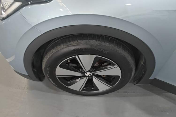 Used Volkswagen ID.4 X 2024 Pure & Smart Edition Left Front Wheel Hub
