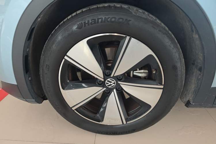 Used Volkswagen ID.4 X 2024 Pure & Smart Edition Left Front Wheel Hub