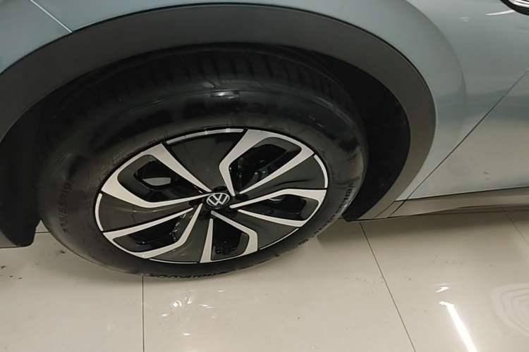 Used Volkswagen ID.4 X 2024 Pure & Smart Edition Left Front Wheel Hub