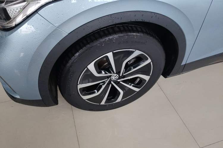 Used Volkswagen ID.4 X 2024 Pure & Smart Edition Left Front Wheel Hub