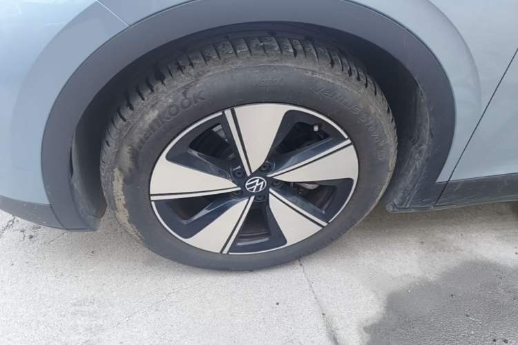 Used Volkswagen ID.4 X 2024 Pure & Smart Edition Left Front Wheel Hub