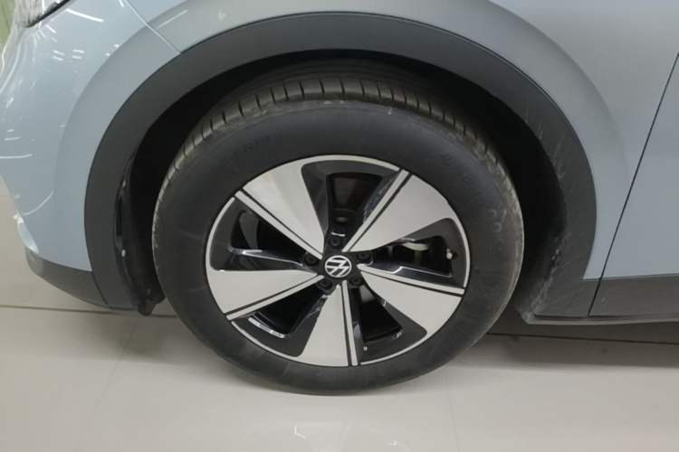 Used Volkswagen ID.4 X 2024 Pure & Smart Edition Left Front Wheel Hub