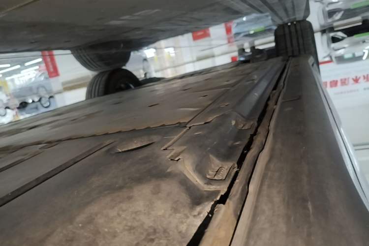 Used Volkswagen ID.4 X 2024 Pure & Smart Edition Left Side Sill