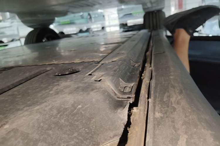 Used Volkswagen ID.4 X 2024 Pure & Smart Edition Left Side Sill
