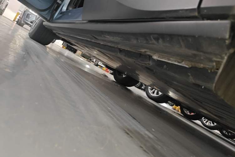 Used Volkswagen ID.4 X 2024 Pure & Smart Edition Left Side Sill