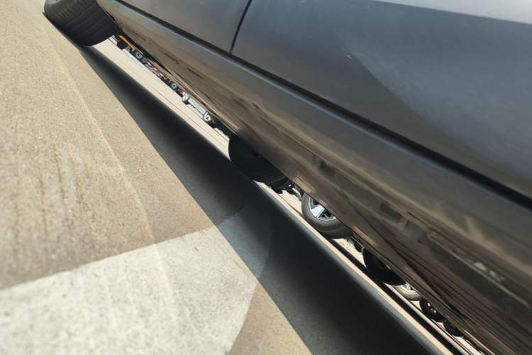 Used Volkswagen ID.4 X 2024 Pure & Smart Edition Left Side Sill