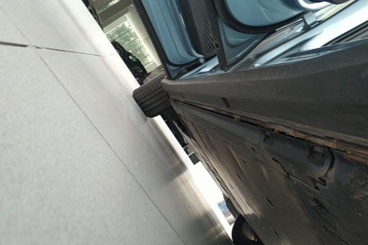 Used Volkswagen ID.4 X 2024 Pure & Smart Edition Left Side Sill