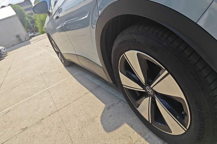 Used Volkswagen ID.4 X 2024 Pure & Smart Edition Left Side Sill