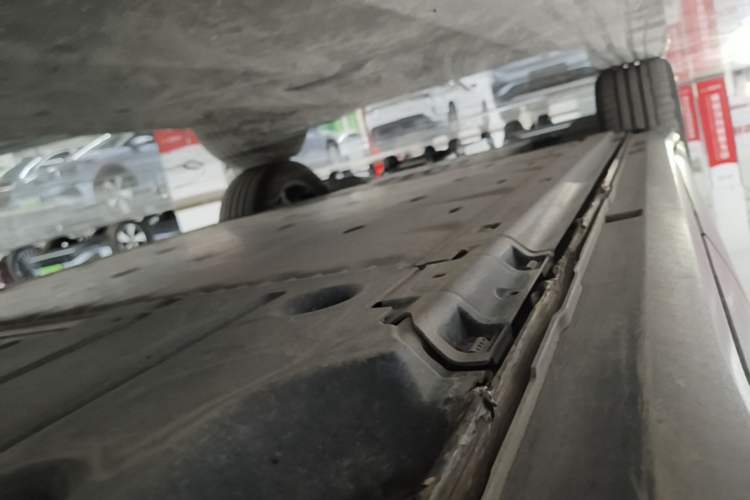 Used Volkswagen ID.4 X 2024 Pure & Smart Edition Left Side Sill