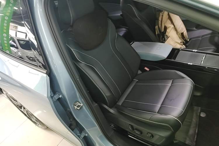 Used Volkswagen ID.4 X 2024 Pure & Smart Edition Right Front Seat