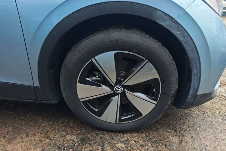 Used Volkswagen ID.4 X 2024 Pure & Smart Edition Right Front Wheel Hub