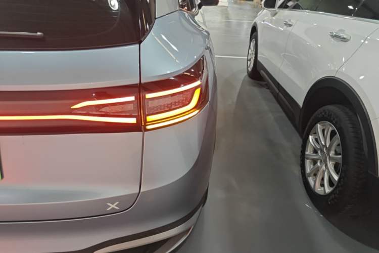 Used Volkswagen ID.4 X 2024 Pure & Smart Edition Right Rear Taillight