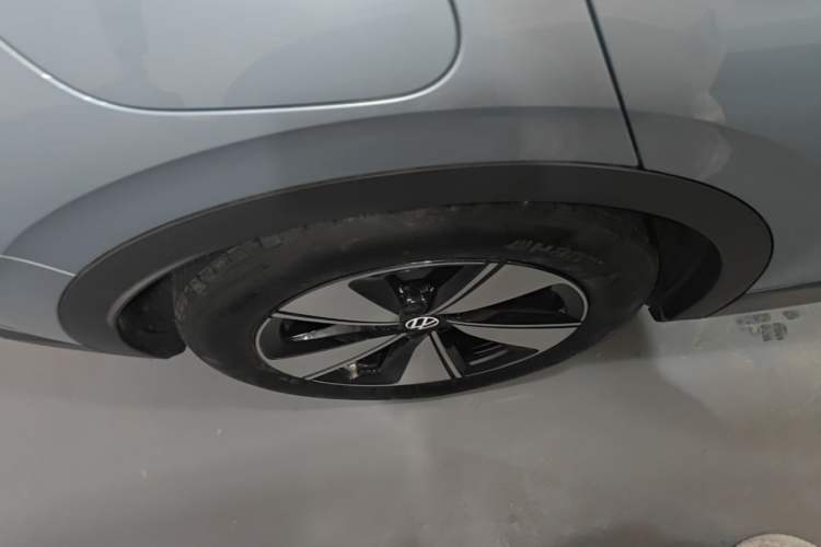 Used Volkswagen ID.4 X 2024 Pure & Smart Edition Right Rear Wheel Hub