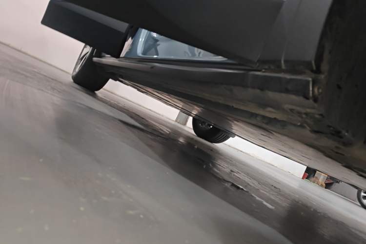 Used Volkswagen ID.4 X 2024 Pure & Smart Edition Right Side Sill