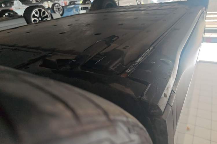Used Volkswagen ID.4 X 2024 Pure & Smart Edition Right Side Sill