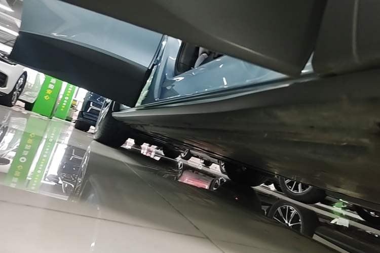 Used Volkswagen ID.4 X 2024 Pure & Smart Edition Right Side Sill