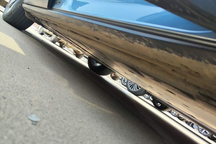 Used Volkswagen ID.4 X 2024 Pure & Smart Edition Right Side Sill