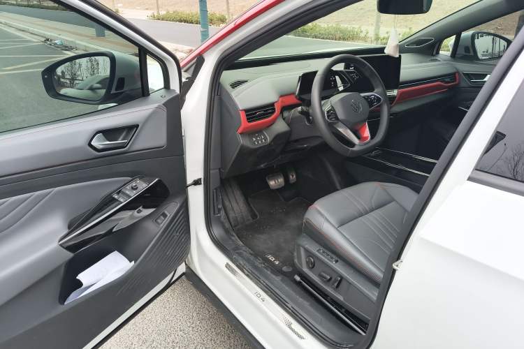 Used Volkswagen ID.4 X 2024 Kinergy Four-Wheel Drive Edition Driver Seat