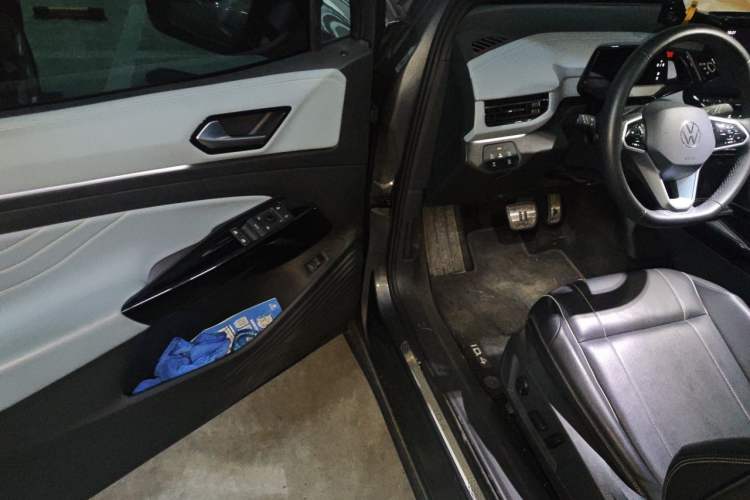 Used Volkswagen ID.4 X 2024 Pure & Smart Edition Driver Seat
