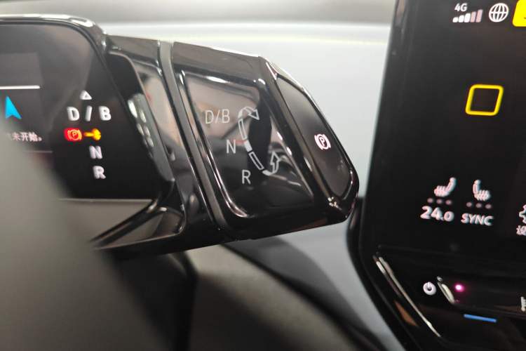 Used Volkswagen ID.4 X 2024 Pure & Smart Edition Gear Lever