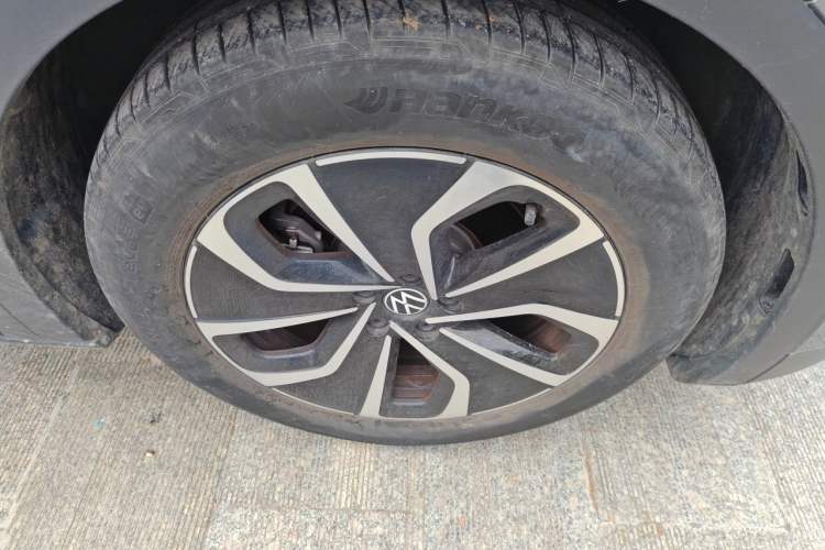 Used Volkswagen ID.4 X 2024 Pure & Smart Edition Right Front Wheel Hub