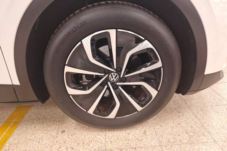 Used Volkswagen ID.4 X 2024 Pure & Smart Edition Right Front Wheel Hub