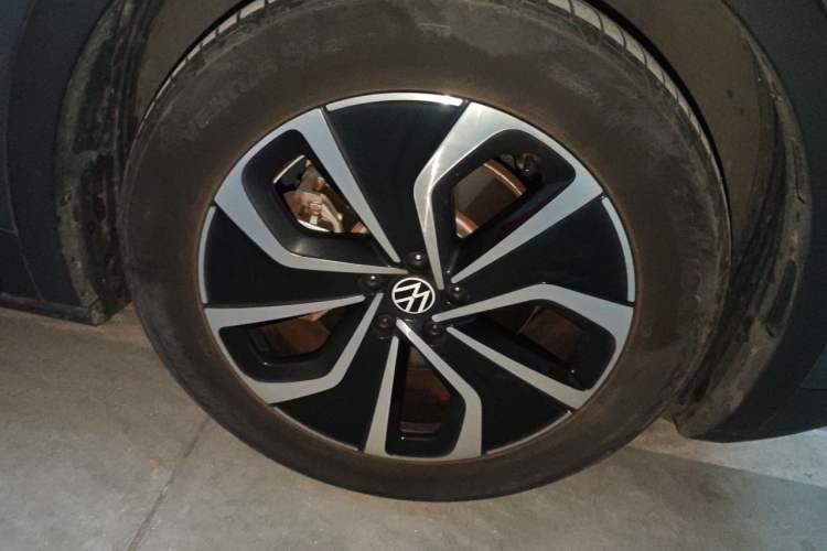 Used Volkswagen ID.4 X 2024 Pure & Smart Edition Right Front Wheel Hub