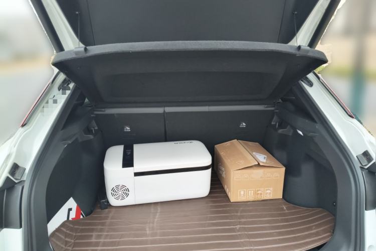 Used Volkswagen ID.4 X 2024 Kinergy Four-Wheel Drive Edition Trunk