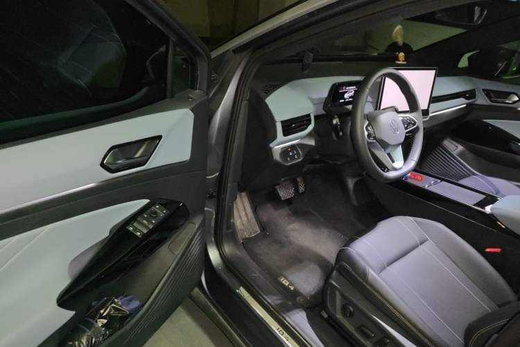 Used Volkswagen ID.4 X 2024 Pure & Smart Edition Driver Seat