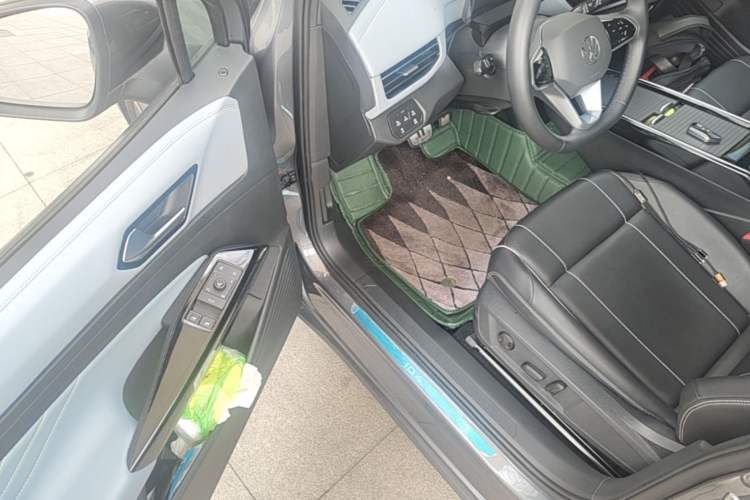 Used Volkswagen ID.4 X 2024 Pure & Smart Edition Driver Seat