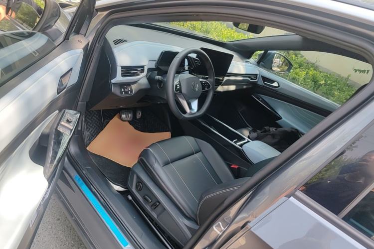 Used Volkswagen ID.4 X 2024 Pure & Smart Edition Driver Seat