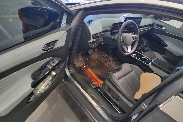 Used Volkswagen ID.4 X 2024 Pure & Smart Edition Driver Seat